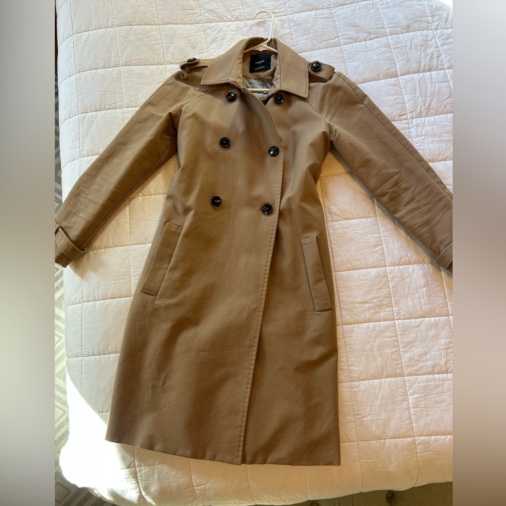 Mango US Size small trench coat. No stains or rips.